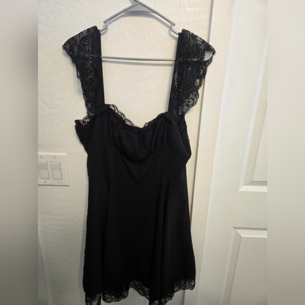 Elegant Black Lace Mini Dress